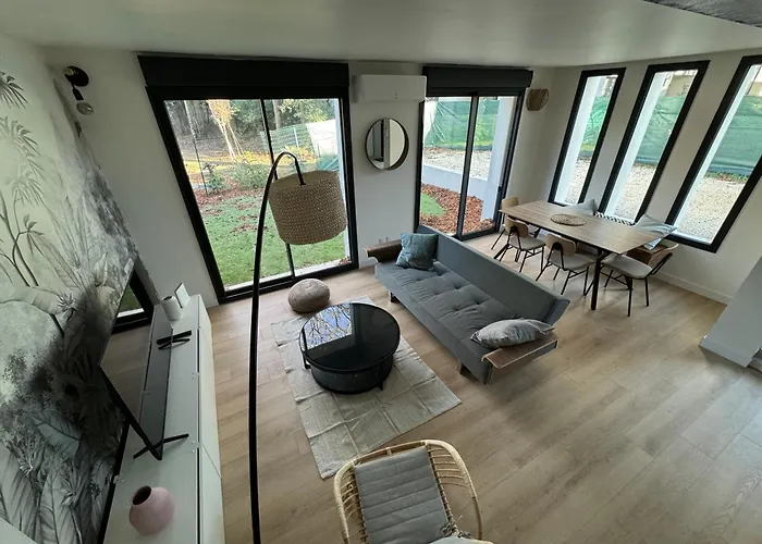 Elegante Maison De Renovee *